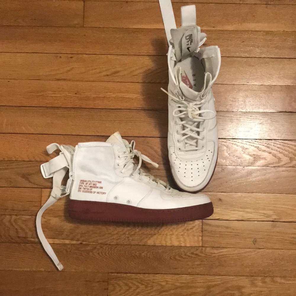 Mens Airforce 1s